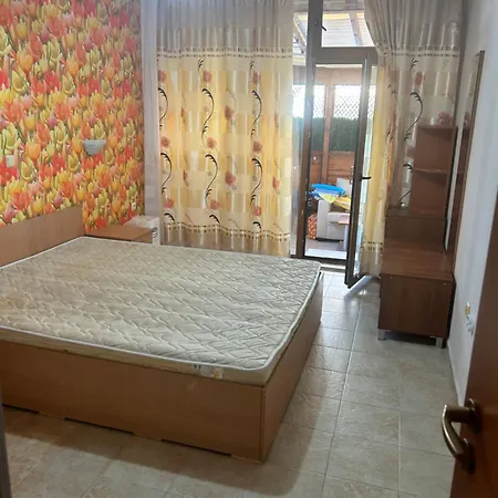 2 Bedroom/2 стаен на метри от плажа * Ravda