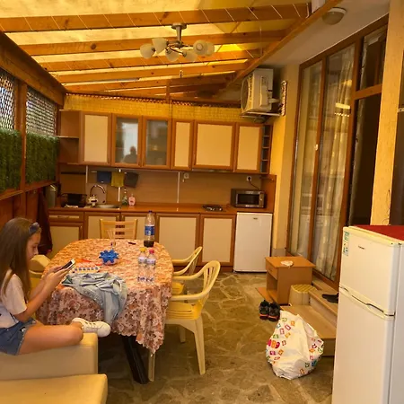 2 Bedroom/2 стаен на метри от плажа Daire
