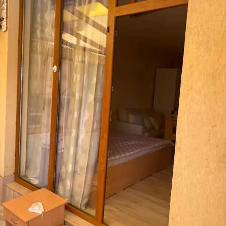 Daire 2 Bedroom/2 стаен на метри от плажа *