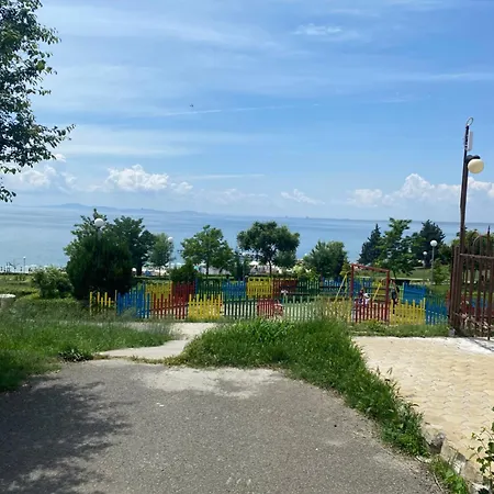 2 Bedroom/2 стаен на метри от плажа *