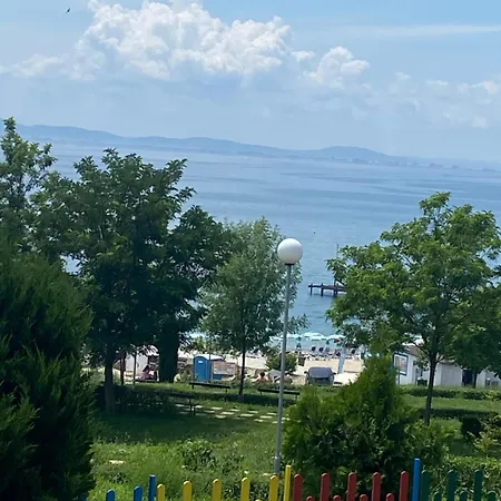 2 Bedroom/2 стаен на метри от плажа Daire